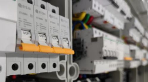 什么樣的浪涌后備保護器才能真正起到保護作用？點擊查看詳情-易造防雷