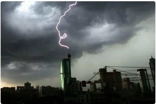 避雷針的作用是引雷還是避雷 避雷針的作用是引雷還是避雷