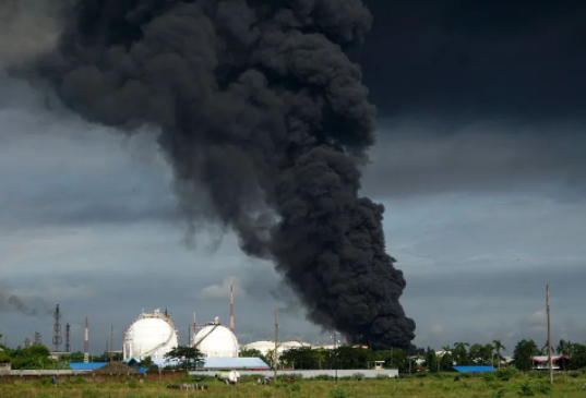 雷電預(yù)警系統(tǒng)助力油庫(kù)安全:解決油庫(kù)雷擊火災(zāi)隱患 雷電預(yù)警系統(tǒng)助力油庫(kù)安全:解決油庫(kù)雷擊火災(zāi)隱患