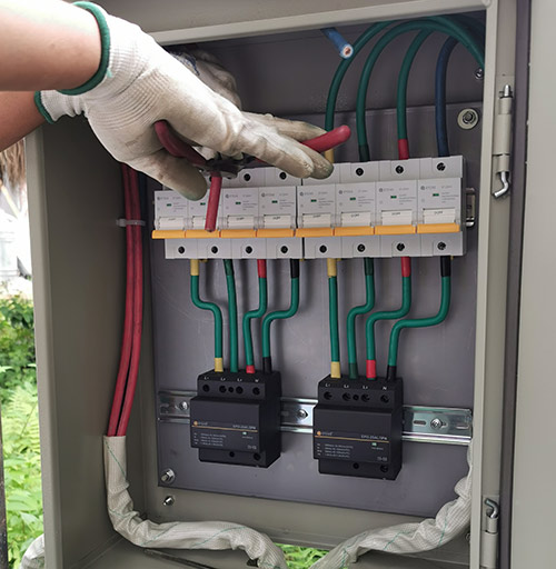 家用浪涌保護(hù)器 家用浪涌保護(hù)器