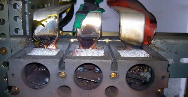 光伏儲能系統(tǒng)中浪涌保護器的選型